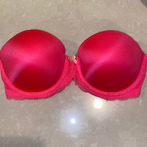 Victoria’s Secret strapless bar